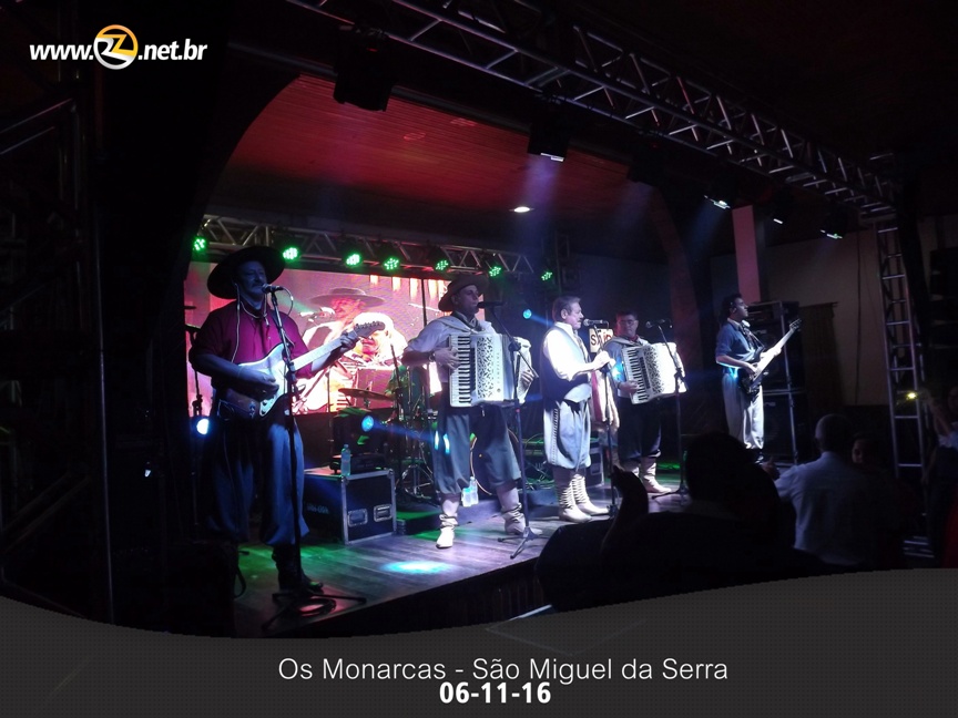 Baile em São Miguel da Serra - Os Monarcas